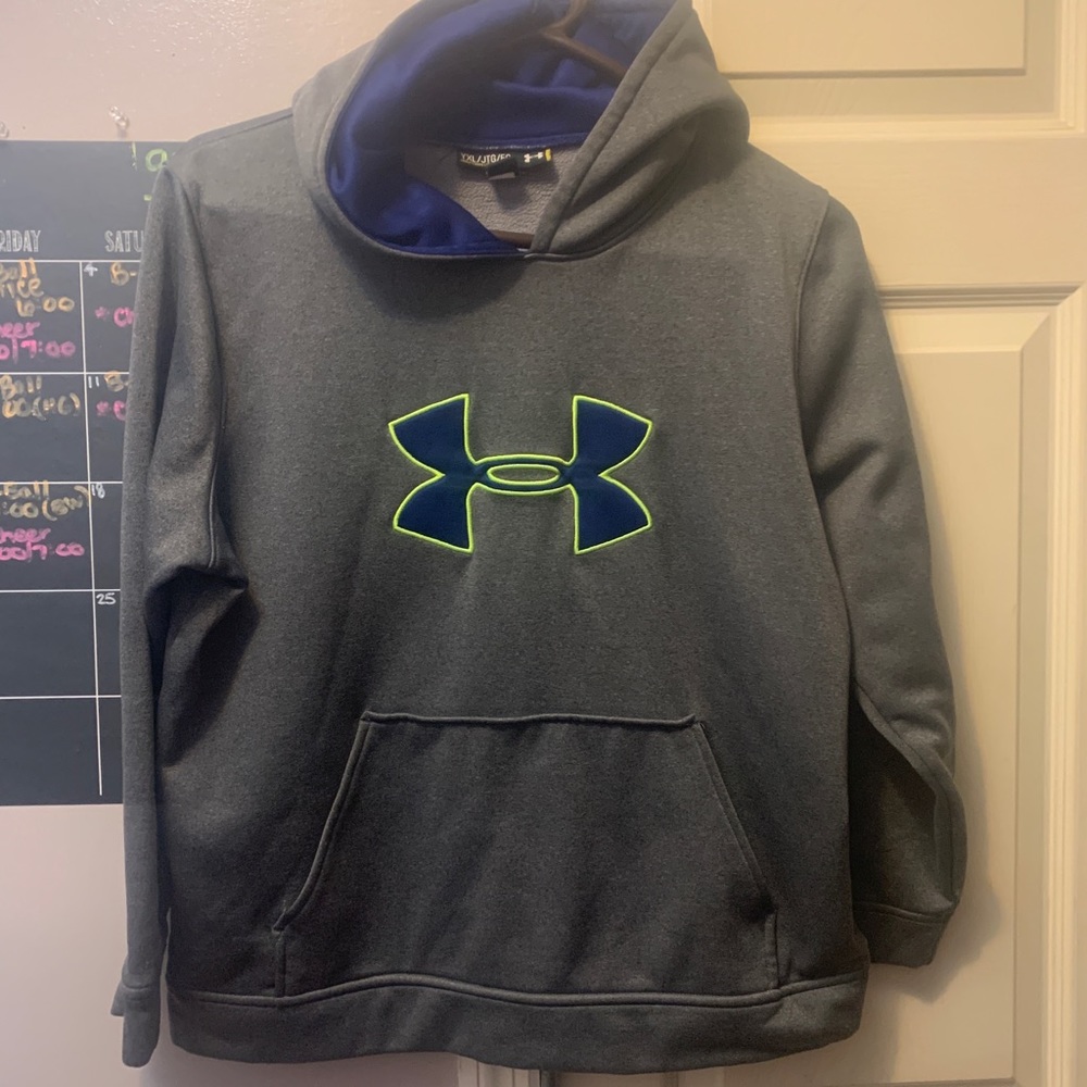 Under armour hoodie YXL
